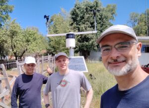 Última instalación de estación meteorológica en Alto Trongol.